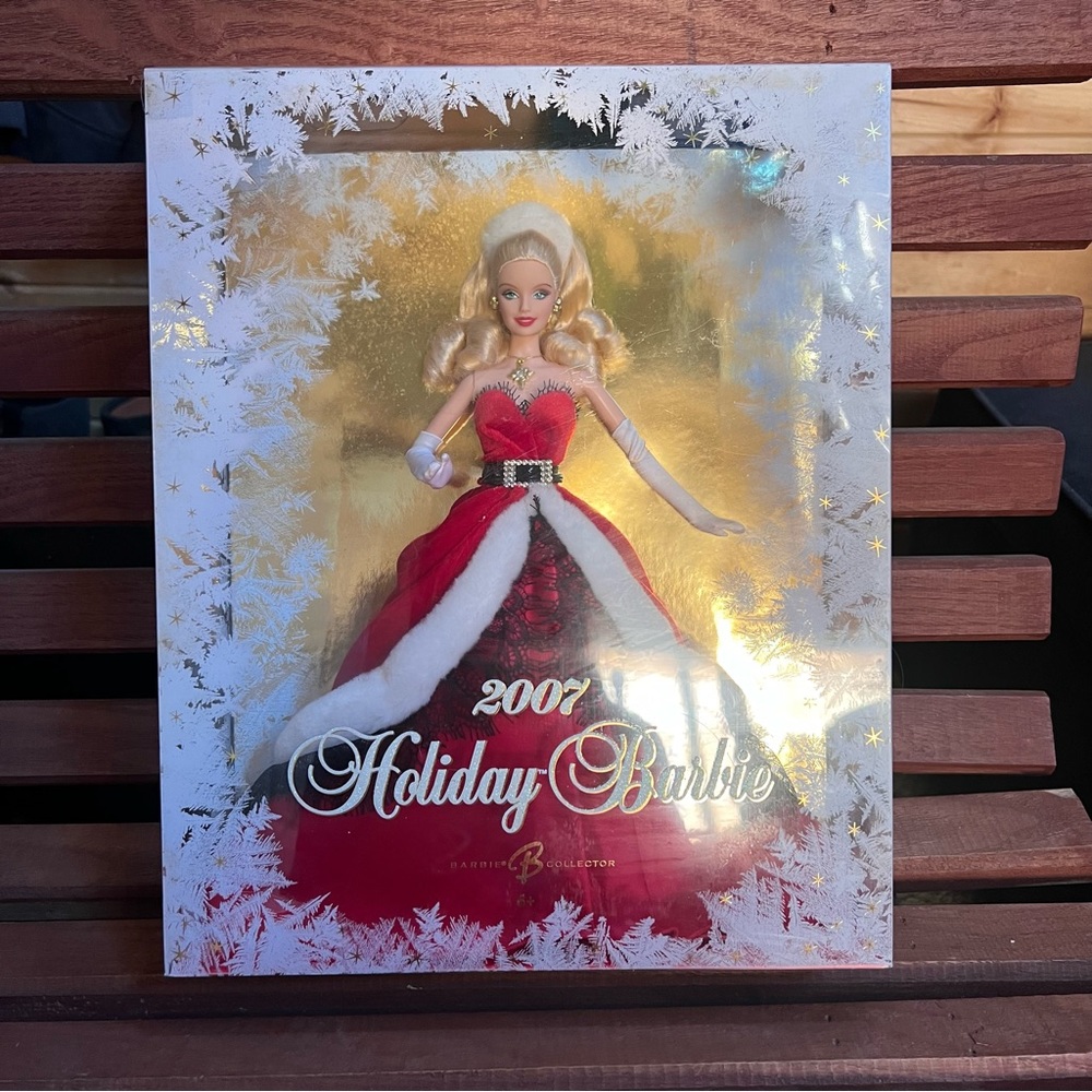 2007 Holiday Barbie Collector Doll Blonde Red Dress K7958 in Original Box